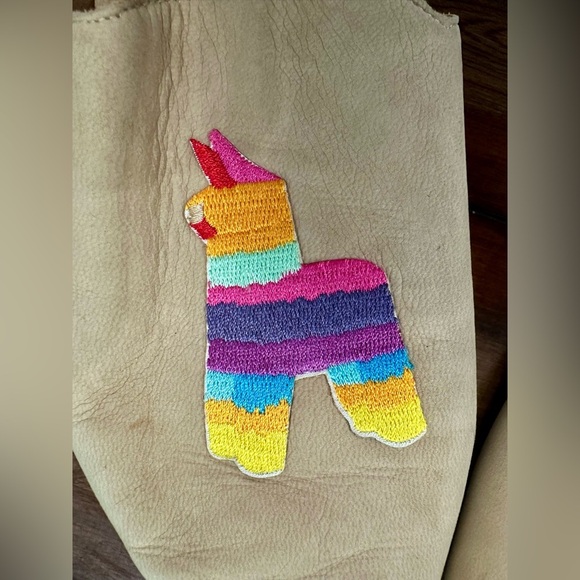 Lucky Brand Tan Mules with Embroidered Llama Design Size 7 - Picture 2 of 3